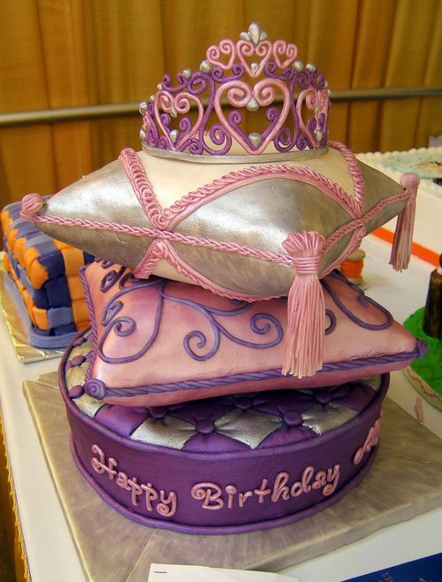 Перейти на princess cake by bunchofpants