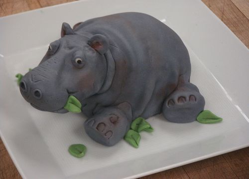 Перейти на Hippo Cake Sculpture by KD Creations