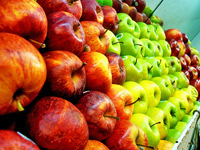 Скачать текстуры с изображениями фруктов на прилавках магазинов