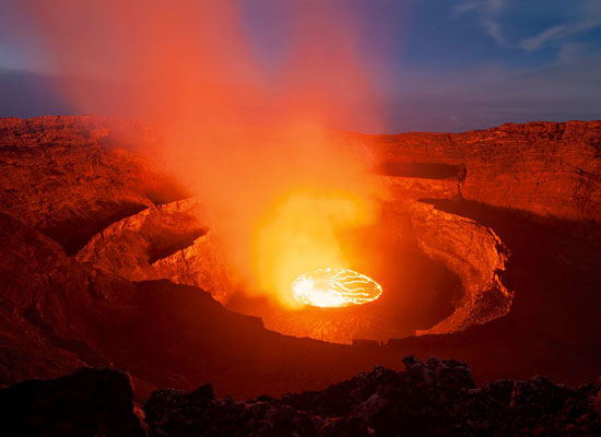 Перейти на Lava Cauldron Nyiragongo Peter